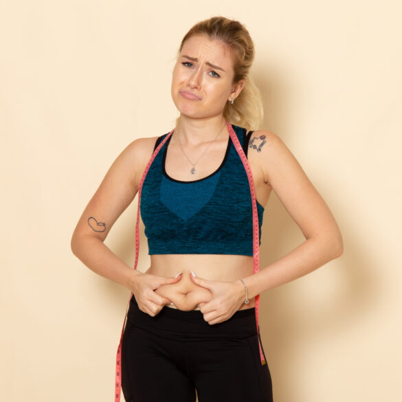 Navel displacement
